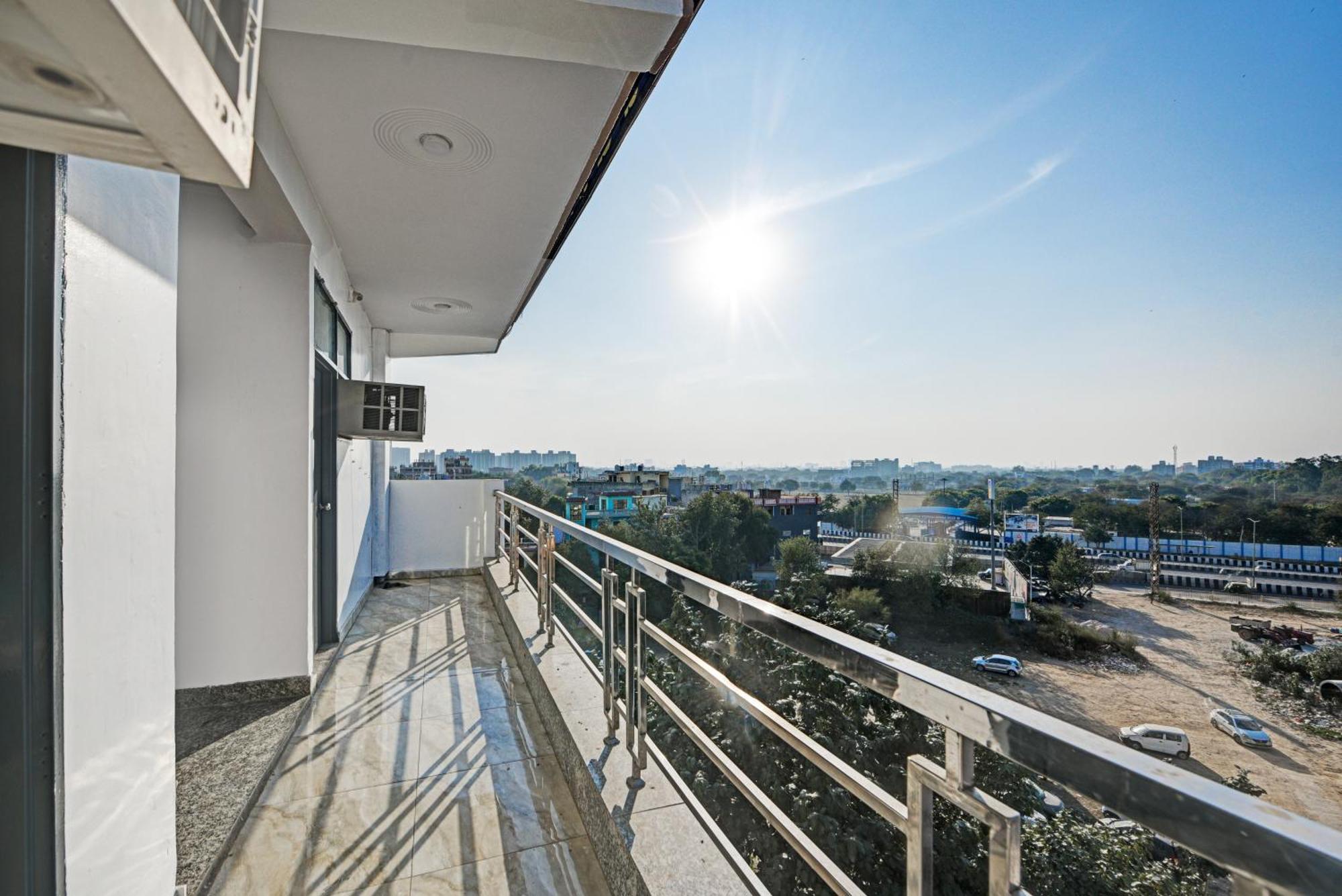 Royal Spark Inn1 - Medicity Gurugram, Near Medanta Hospital Gurgáon Exteriér fotografie