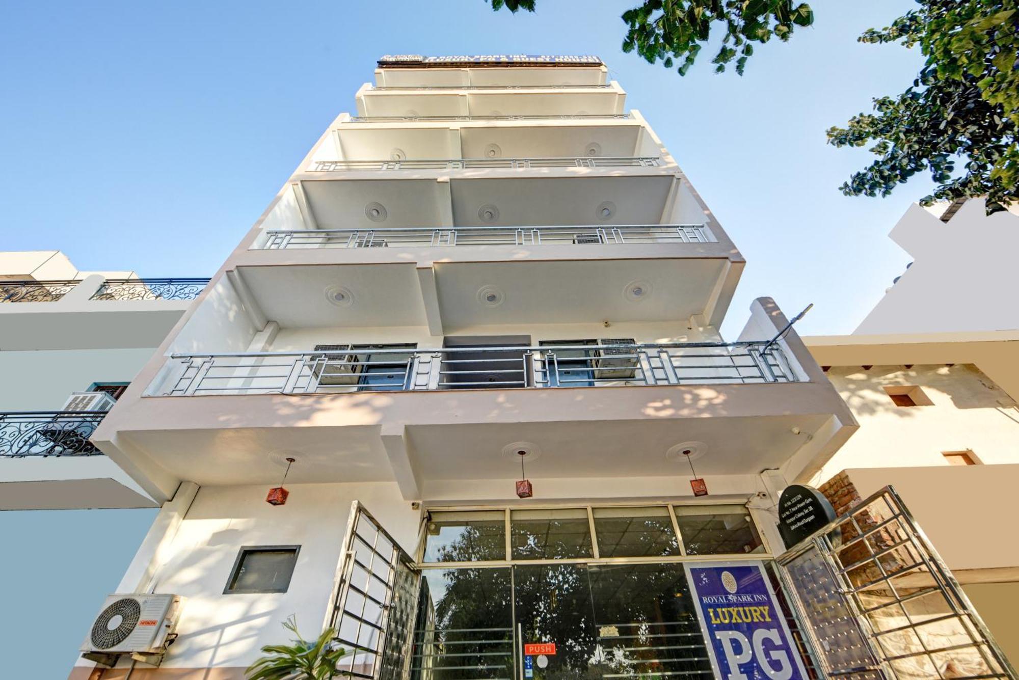 Royal Spark Inn1 - Medicity Gurugram, Near Medanta Hospital Gurgáon Exteriér fotografie